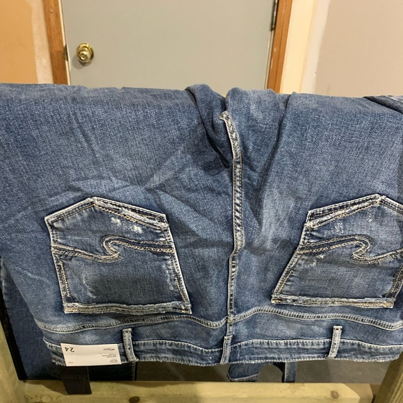 NEVER WORN Silver Jeans!!